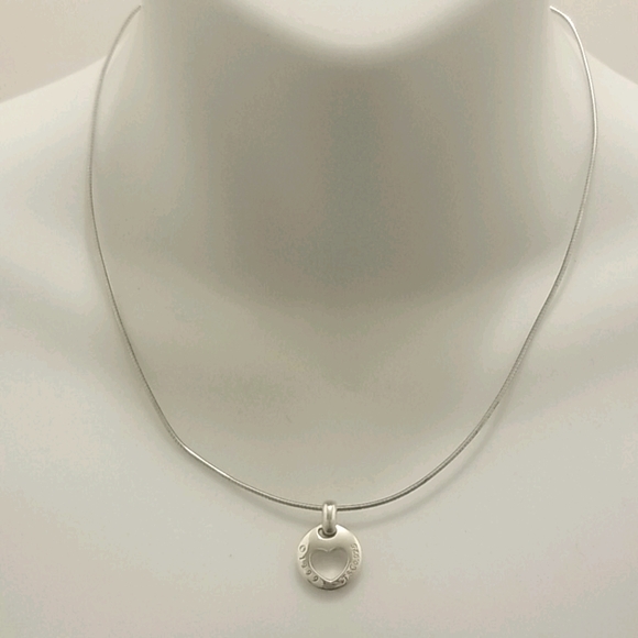 Tiffany & Co. Stencil Heart pendant necklace - Picture 2 of 11